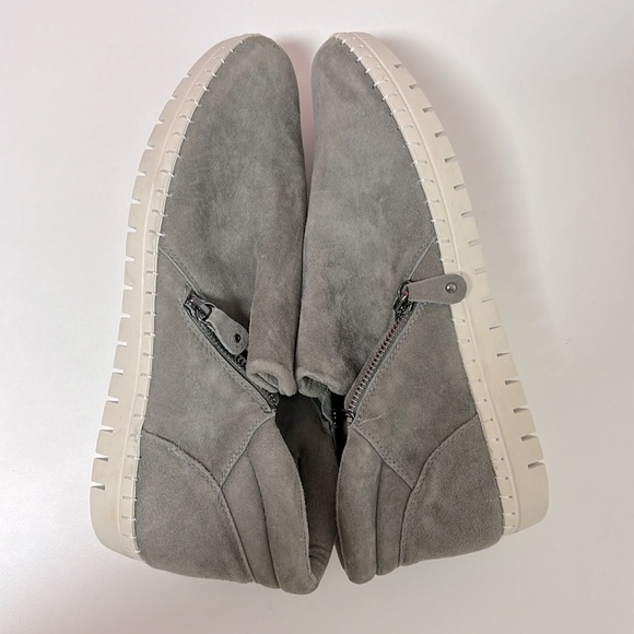 Bella Vita Camberly Suede Bootie - Picture 11 of 15